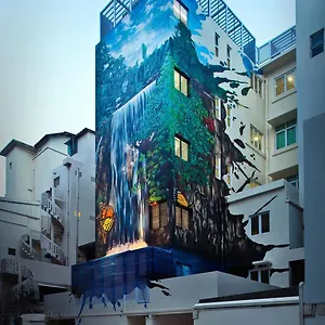 Clover The Arts *** Singapur